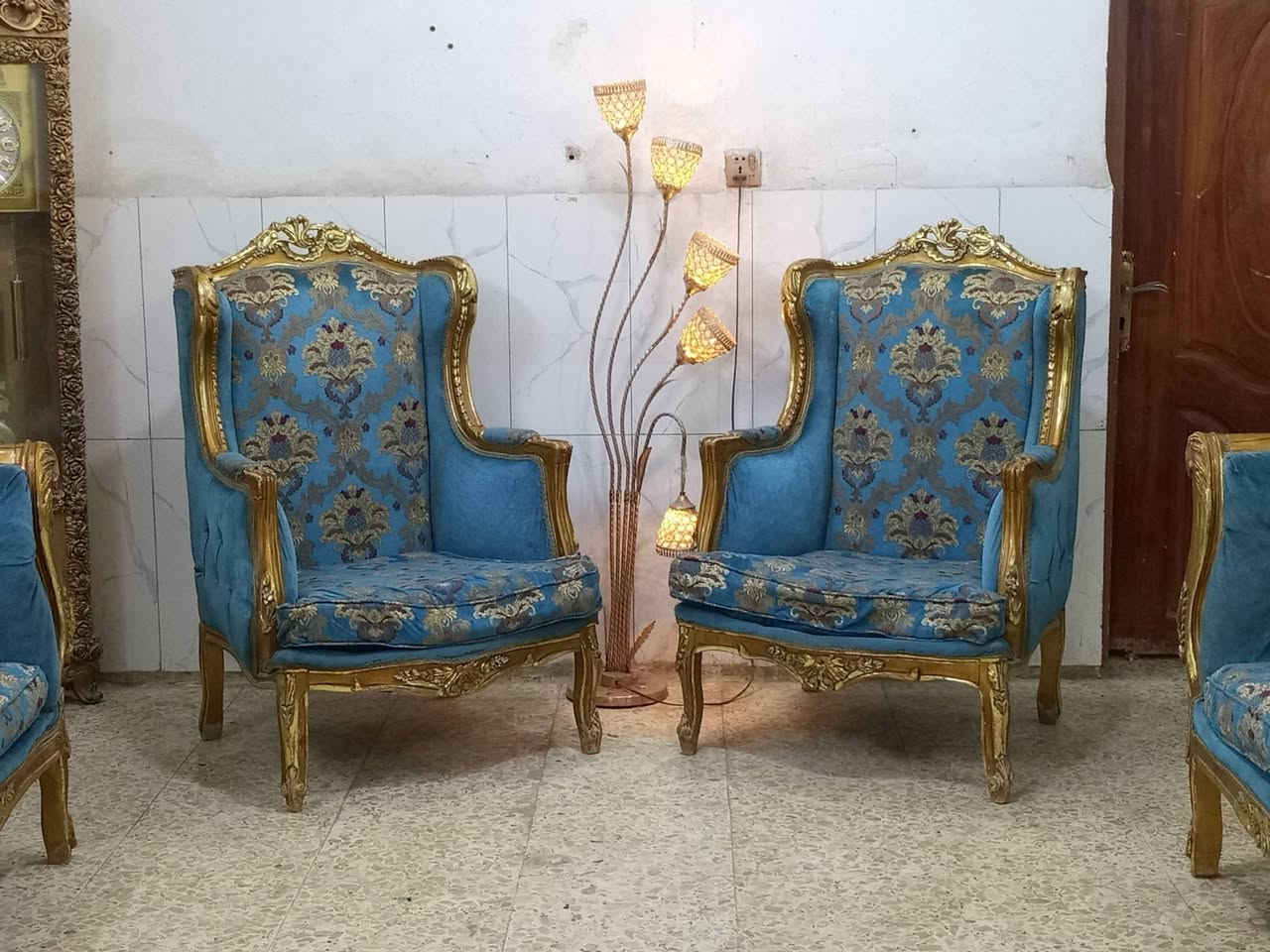 تخم زان مصري نظيف جدا 10مقاعد ب340الف وبي مجال المكان الوشاش *********** يوجد توصيل بكروة يوجد واتس اب
