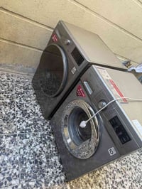 غساله عدد 2 lg الاصلي  الوزن 8 كيلو الغسلات جدد كلش مكانها شارع فلسطين...