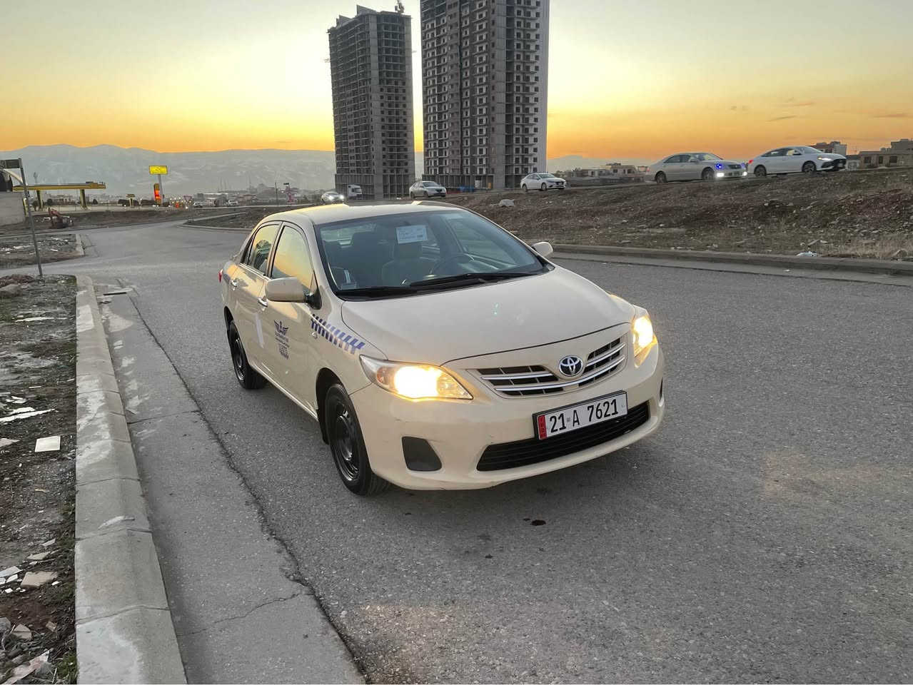 بسم الرحمن الرحيم 
كرؤلا بيلاد ته كسى ٢٠١١
بى بؤياخ 
گيرو مه كينه و كلاج و عه ينه هه مووى تازه 
سه نه وى تازه يه 
هه موو گيانى به شه رت 
٢٥٠ مه سره فى نيه 
***********
سعرى ١٤٥ گه لا و كه ميك معامه له يه السليمانية, العراق
