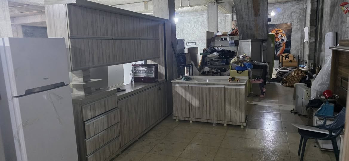 ئه‌م ئه شيانه م لايه بو فروشتن بو نرخ نامه بنيره يا تيل بكه ***********
