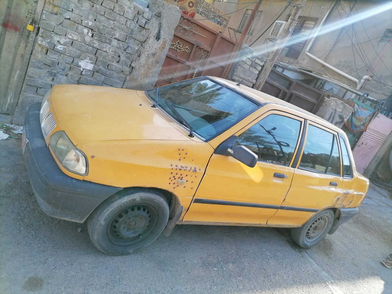 السلام عليكم سايبا 2012 للبيع رقم احمر بغداد راعيها يحول عليها هيئه وغرامه مليون وميه وخمسين ابيع كوم حديد ب٩ ورقات وبيها مجال للأستفسار ***********مكاني بغداد
