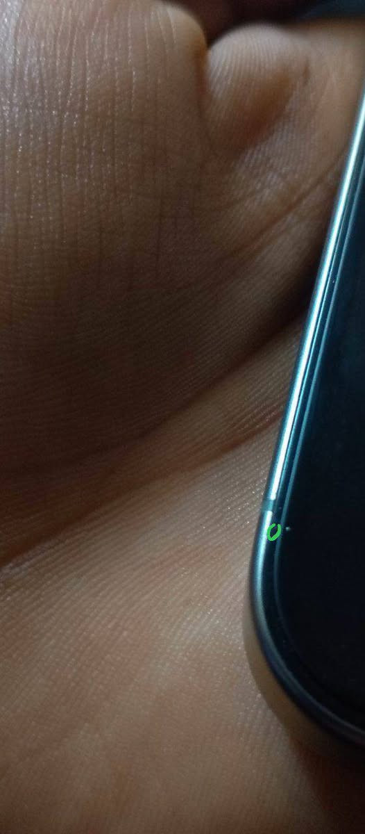 السلام عليكم
ايفون 15 برو ماكس 

ماستر نموذج شرق اوسط  

كامل 

ذاكرة / 256

بطاريه / 88 

الجهاز / مكفول بس شخط  مال سويج سياره  صغير ما مبين موضح بل صوره 

لون / تيتانيوم 

المكان / بغداد الشعله الرحمانيه 
وتساب ***********

السعر / 1050 بي مجال قليل
