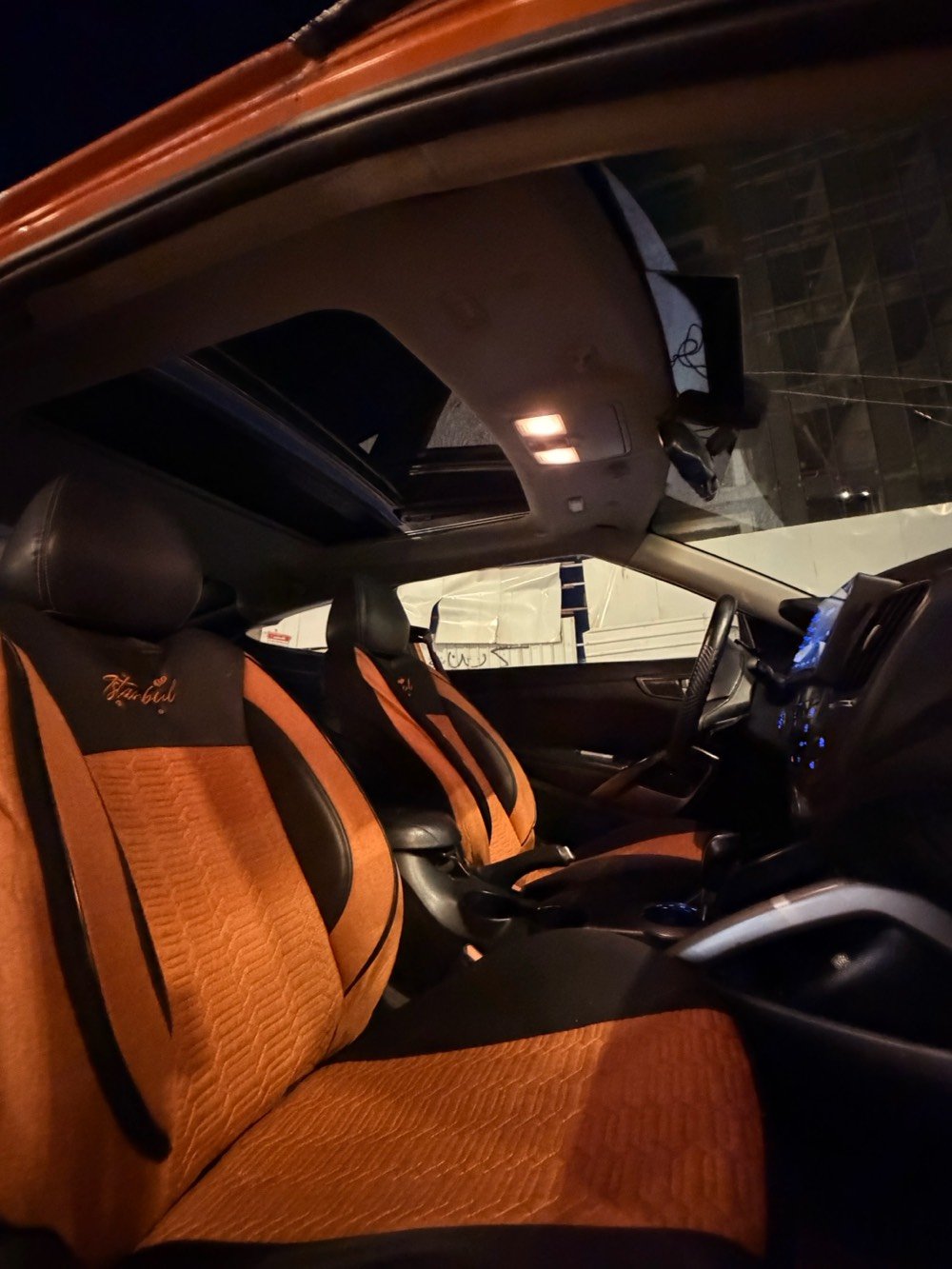 السلام عليكم
فولستر veloster
مديل : 2013 امريكي
ماشية : 112mi الف
فئة : فول مواصفات
بصمه بانوراما بصمة ابواب 
تحكم ستيرن فول مري قلاب كروز سرعه
كشنات جلد تدفئة تبريد شاشا كبيره كامرا خلفيه
حساسات مكينه جديده 1600 مرغوب و كير At
جاهزه السياره للأخير بدون اي نقص ونظيفه كلش 
السياره حادثها جاملغ وبنيد فقط وسياره اثر جراد رشيتها جلاتين فقط بدون معجون وواضح ع سياره 
رقم بغداد هزه رقم سنويه كله جديد بسمي 
عنوان : بغداد اليرموك
السعر: 78$ ورقه وبيها مجال بسيط..
***********