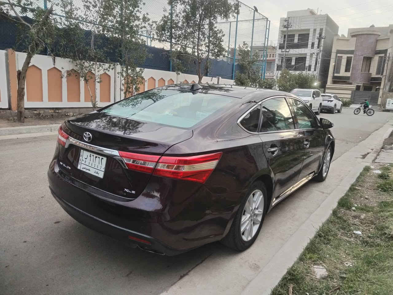 Toyota Avalon XLE تويوتا افالون 2013
ضررها بامريكا بابين جهة السائق بدون تكم وبيها  4قطع صبغ
ماشيه 200 الف 
المواصفات
- محرك حجم 3,500 
- كشنات جلد كهرباء 
- كشنات تدفئه  امامي
- شاشة وسائط / كاميرا خلفية
- شاشة تحكم تبريد لمس 
- قطعتين تبريد منفصل
- سستم صوت
- اشارة بالمري  
- تحكمات ستيرن جهتين 
- لايتات زينون دبل عدسة و بك لايت Led
محرك و كير مكفولات شرط الفحص
صدرها جاهز و ترايها حلو 
منظومة تبريد جديدة
جاهزه ميحتاجلها مصرف 
السعر   14.500بيها مجال بسيط 
رقم بغداد مشروع وطني تحويل مباشر
للإستفسار الاتصال ***********
