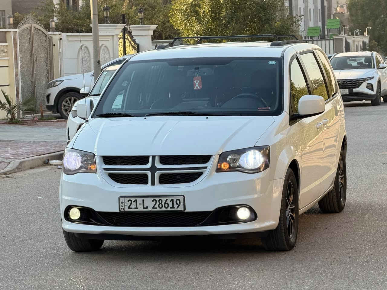 دوج كرفان موديل 2018 
رقم شمالي تحويل مباشر 
مواصفات GT يعني فول الفول 
باب كهرباء وبرداد وفرس سقف وكشن جلد 
وباقي المواصفات معروفه 

السعر ١٧٩ 

محرك شركه كير  جديد كفاله 

حادثها حافت الجاملغ الخلفي بدون ايرباك 
وهلال الخلفي العكسه  ماشر بالصور   
تقرير كارفكس موجود بالصور 
ورقم الشاصي 

مكاني بغداد زيونه 

رقم الهاتف ***********
