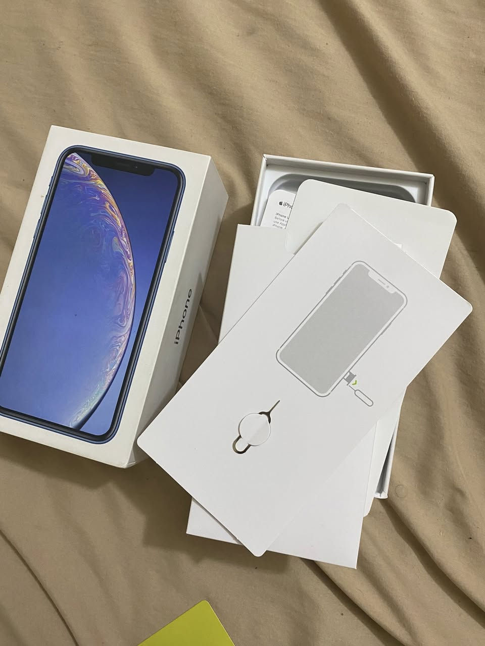 ايفون 11 عادي 
ذاكره 128
بطاريه 77 بعده بلادي استخدام شخص 
نظافه فول مثل ما موضح بلصوره  
اريده مراوس ب 13 بس كون ذاكره 256 وفوك وانطي فرق 
او بيع ب 300 وبيه مجال الطيبين


**إذا كنت صاحب هذا الإعلان وتريد حذفه لأي سبب، رجاءا أرسل رسالة إلى الدعم الفني**