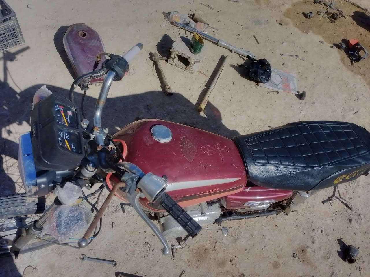 سلام عليكم اخواني دراجة أربعة كير سوري البيع
 موقع الدراجة القائم حي غزة  
السعر  290 وبيهة مجال 
المراسلة ماسنجر او التصال علا الرقم ***********
ملاحضة المو شراي لايراسل
