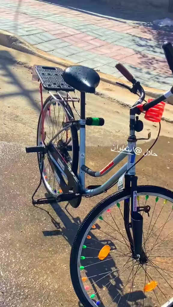 سلام عليكم بايسكل للبيع السعر 75قفل الخاص مفتوح
وذا اكو بايسكل وردي أبادلك


**إذا كنت صاحب هذا الإعلان وتريد حذفه لأي سبب، رجاءا أرسل رسالة إلى الدعم الفني**