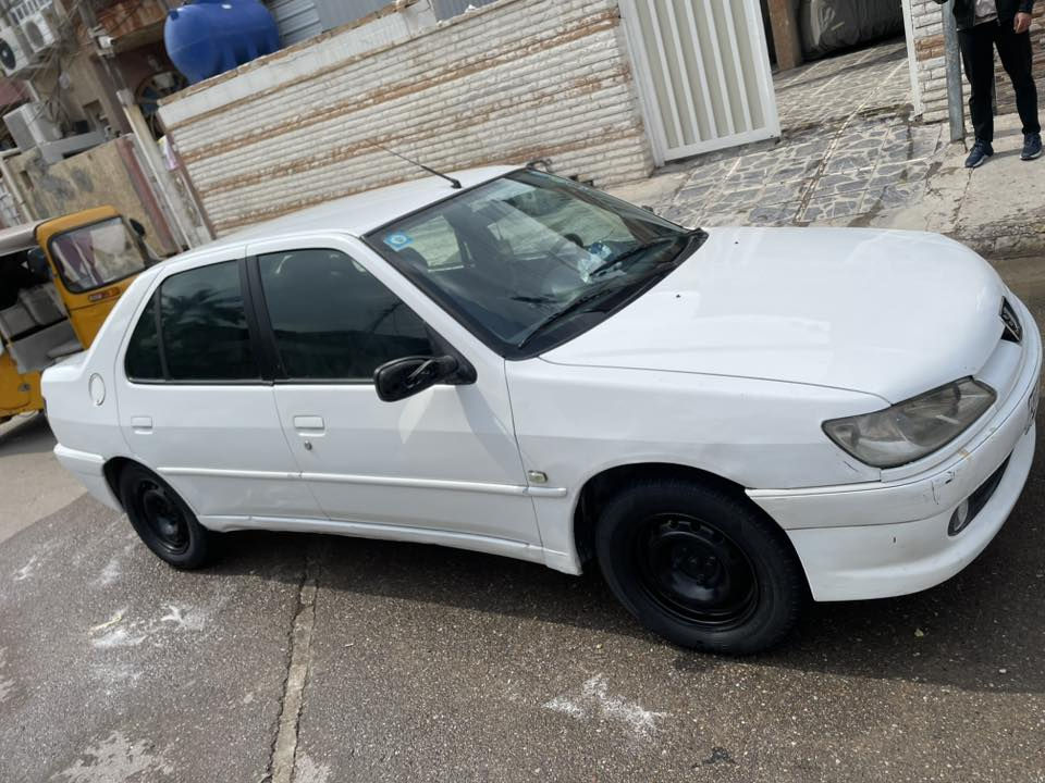 سلام عليكم بيجو  2001 سياره بيه جاملغ وبنيد بيند بلادي سياره ترايه يخبل تخم تاير ضربه بسيطه من كدام سببه تبدل البنيد بارد جاملع ولباقي كفاله حلوه سياره 40 وبيه مجال تحياتي لجميع *********** موجوده بغداد
