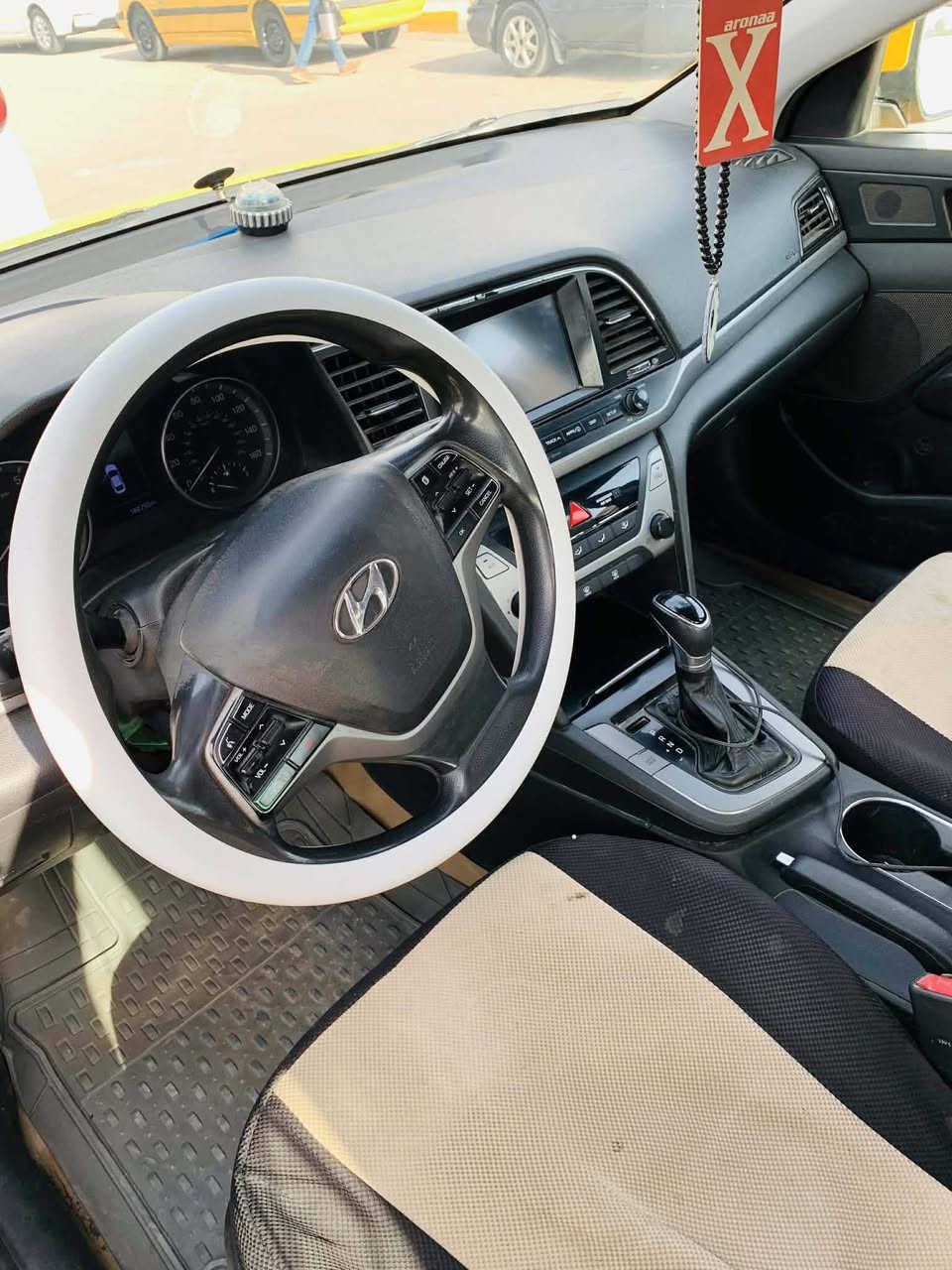 السلام عليكم النترا للبيع ٢٠١٨ امريكي مكينه ٢٠٠٠ دوش بيها بس بنيد كامرا شاشه بلاد نص فول تخم تاير جديد حداديه قبل سبوع شادها سيارا الف ماذب عليها ناصريه مركز السعر ١٢٠ وبيها مجال ***********
