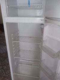 ثلاجة • للبيع