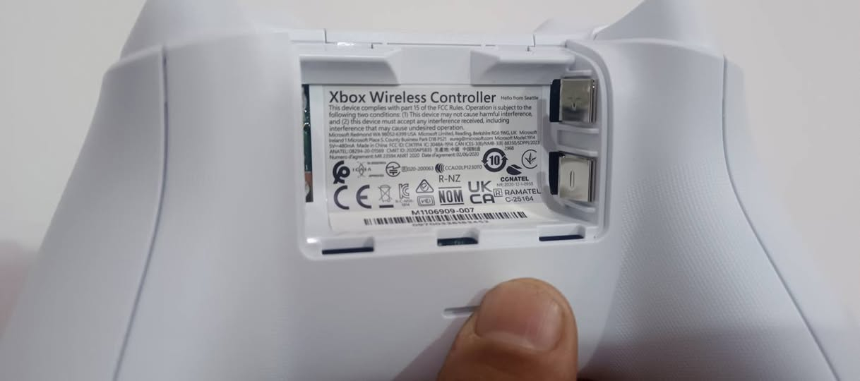 جديد لوك غير مستخدمه ولامركب بطاريه فقط مفتوح من الكارتون ٥٠ الف قفل
مكاني كرخ ***********
