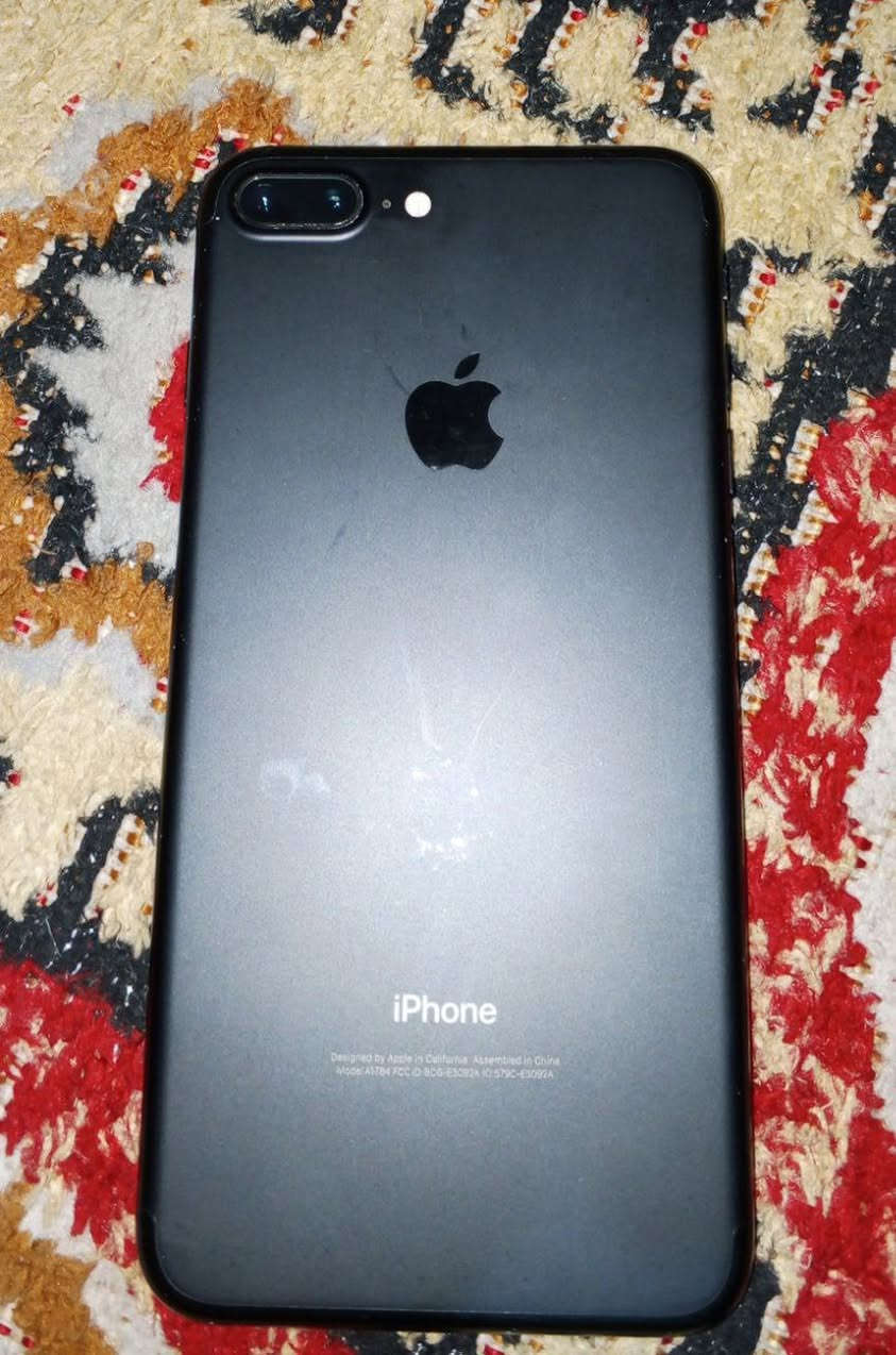 ً
iPhon 7 plus  
الموبايل كفاله من كلشي غير داخل صيانه كلشي ما مبدل بي بطاريه ٧٨ مامبدله شحنه يخبل كارتونه وياه 

السعر : 150 او مراوس بX 
كربلاء حي العامل
***********
