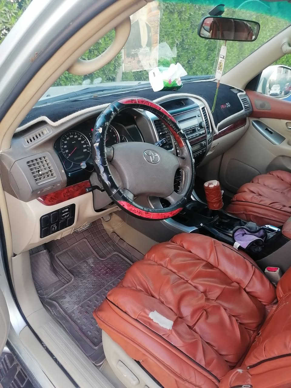 سلام عليكم
برادو 2007 مكينه 6 رقم واسط سنويه الحد ٢٧ سياره موجوده بل حلة سعر 130 وبيها مجال حك الجيه رقم الجوال ***********
