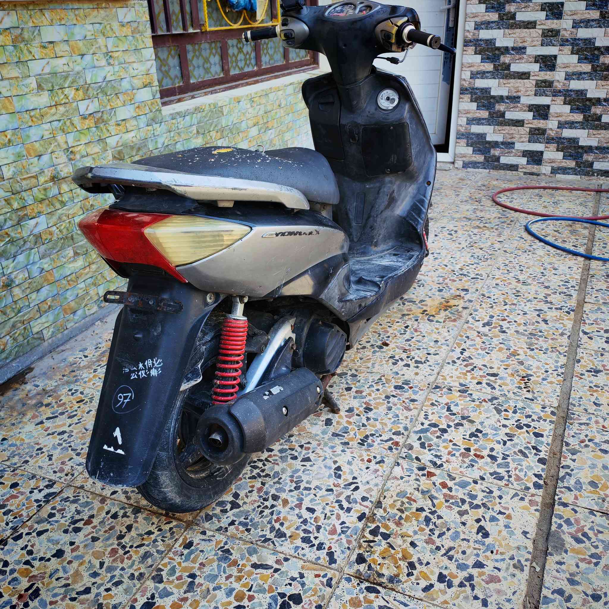 سلام عليكم درجة سكنس نثيه كوري كابريتر دراجه كامله مكمله مكينه خرسه شلعه ومعدل كلها شغاله دراجه نضيفه كلها مختمه السعر450 ومراوس بسكنس فحل  المكان زعفرانيه الاستفسار اتصال*********** و واتساب
