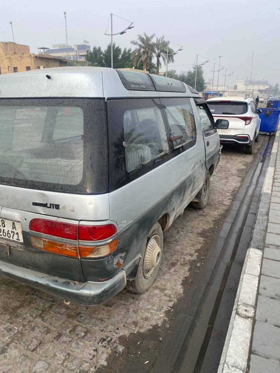 سلام عليكم اخوان سياره فاره للبيع او مراوس سياره جاهزه مابيه شي مكينه ونجي بيه تبخير حداديه جديده بس بيه طكطكه من تلزم بريك اصوليه عندي وكاله وراعيه موجود للبيع او المراوس شنو عندك نزل المكان البصره القبله 
***********
سعره 27 ورقه وبيه مجال قليل

