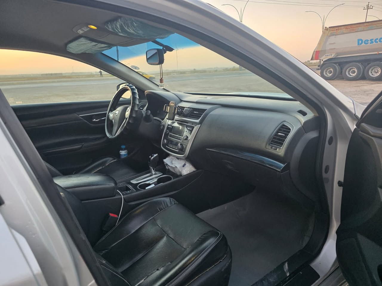 السلام عليكم 
للبيع 

التيما ٢٠١٧ موصفات sl لون سلفر

سيارة ضرر جاملغ ايمن تبديل وباب سكن صبغ والباقي كفالة بدون اي داخل 
ميكانيك كير محرك صدر كله مكفول اخو الجديد. 
ماشية 188 الف كيلو
تبريد قطعتين
كشنات جلد وهيتر
كشنات امامي كهرباء
استيرن هيتر
رادرات
نقاط عمياء
نظام ١١ سماعات بوزز
مراية تعتيم وبوصلة
سيارة مابيها اي مصرف
تايرات تخم 
هزة وسنوية جديد
السعر 135$ وبيها مجال


**إذا كنت صاحب هذا الإعلان وتريد حذفه لأي سبب، رجاءا أرسل رسالة إلى الدعم الفني**