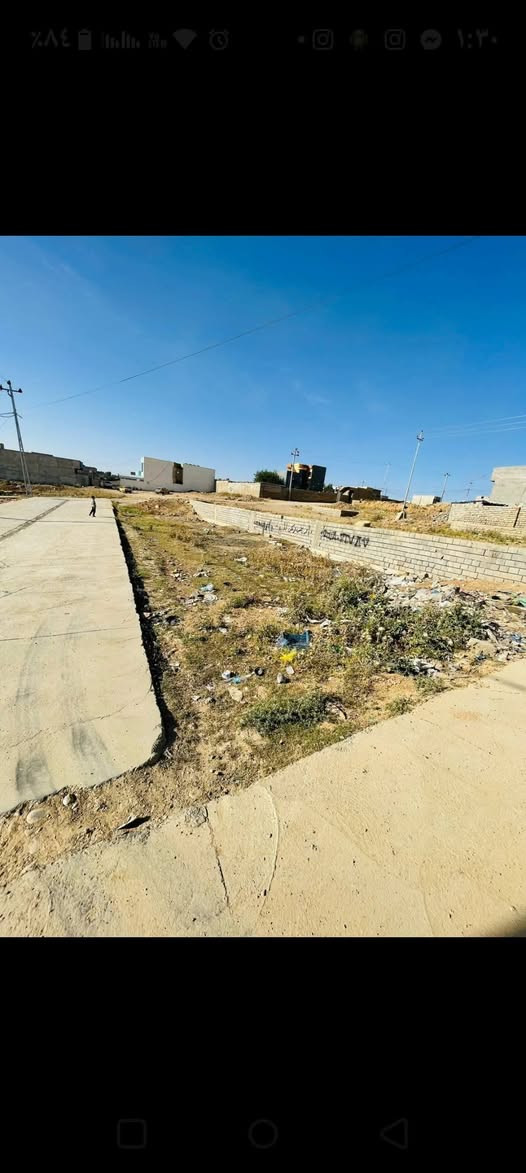 السلام عليكم
ارض للبيع  مستعجل في حي الزيتون فرع اسواق ابو علي  قريب على مدرسة غصن الزيتون

المنطقة كهرب وتبليط كامل 

بيها وصل بلدية كارت 

مساحتها 150 متر ركن

السعر19 مليون
   ***********

***********
