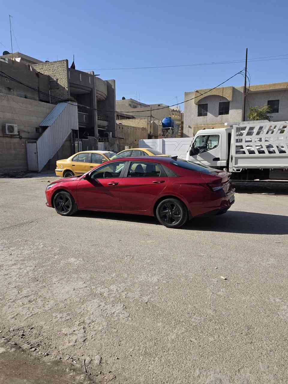 سلام عليكم 
لنترامديل
2023
لون احمر
دخول جديد 
مرقم جديد بغداد
 لحدث موضح بالصورة
تبريد تدفة حار بارد
سعر 175بيه مجال
***********
