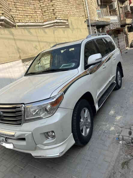 لاندكروز  2012  VX.R  محرك 5700   ٨سلندر مكفوله عامه تحويل مباشر بأسمي.  السعر  بالاتصال   ***********
