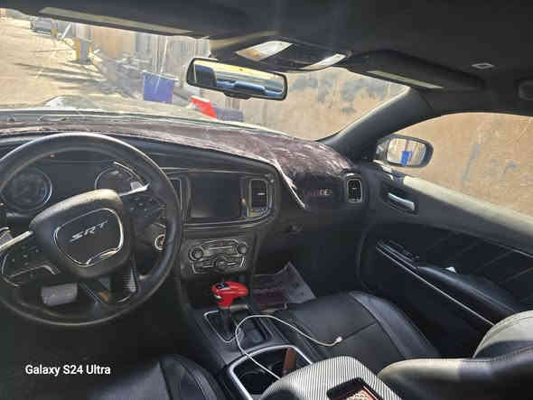 السلام عليكم جارجر 2018
RT فول عدا الفتحة بدون ايرباك عداد المسافة 84 الف ميل ابل كار بلاس
-تشغيل عن بعد -نقطة عمياء -كشن ذاكره -كشنات جلد حضن
-الكشنات الامامية كهرباء  تدفئه+تبريد

 -الكشنات الخلفية تدفئة فقط
ستيرن تدفئه+تبريد
 -تبريد قطعتين
 -كاميرا خلفيه بلاد حساسه للحركه مع تنبيه
 -حساس خلفي
 -لايت منظومة زينون
 -ليد اللايت الوانه قابله للتغيير على تطبيق بالموبايل 
-ليد داخلي الوانه قابله للتغيير

 السيارة جدا جدا جدا  نضيفه وماكو هيج سعر بهيج نضافة
 السعر 190 قابل للتفاوض
للاستفسار 
***********
