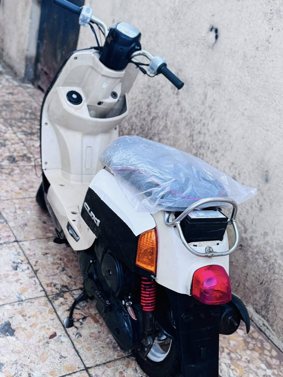 سلام عليكم بوليس للبيع دراجه جاهزه من كلشي شغاله نكره سلف كهربائياته كله شغاله مكاني معقل ***********
