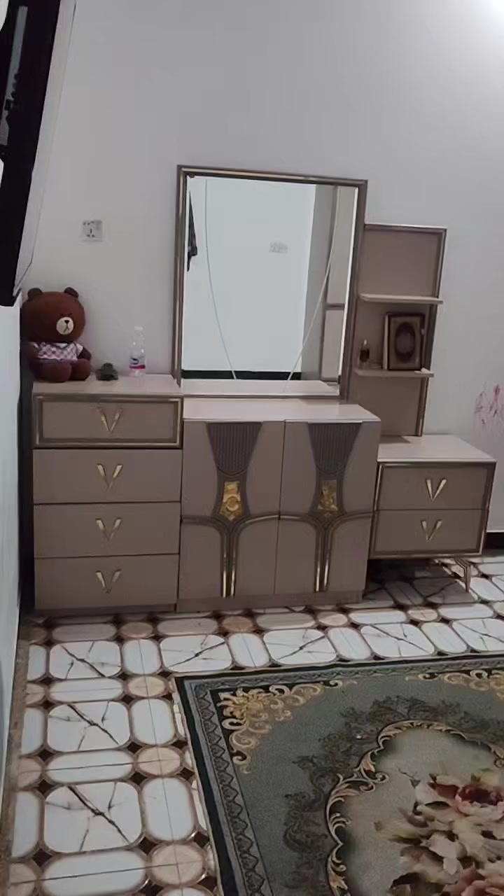 غرفه تركيا للبيع مثل ماموضح بل فيدو لاحد يسئل شوفها وذا تريدها تعال اخذها سعرها 650 الف
مكانها منطقة الغزالية بغداد


**إذا كنت صاحب هذا الإعلان وتريد حذفه لأي سبب، رجاءا أرسل رسالة إلى الدعم الفني**