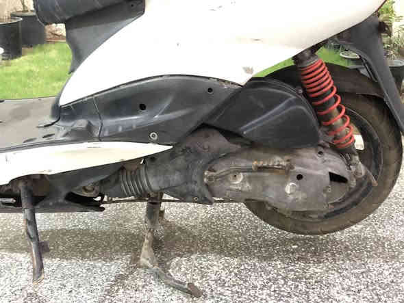 السلام عليكم
• دراجة سكنس نثية:
•الدراجة وكل كهربائياتها شغالة بس يطلع دخان ابيض.
• سعرها : ٢٧٥ الف.
• موقع : بغداد / حي اور.
• الرقم : ***********
