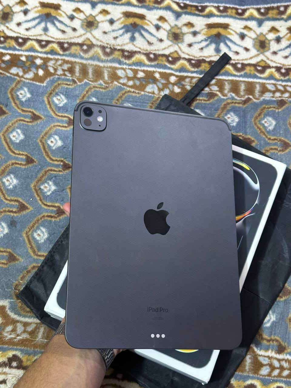 ايباد M4  ذاكره 256 مشحون 80 مره بطرايته 100 
مكاني كربلاء 
1000.200 مليوم وميتين وبي مجال 
*********** بي واتساب
