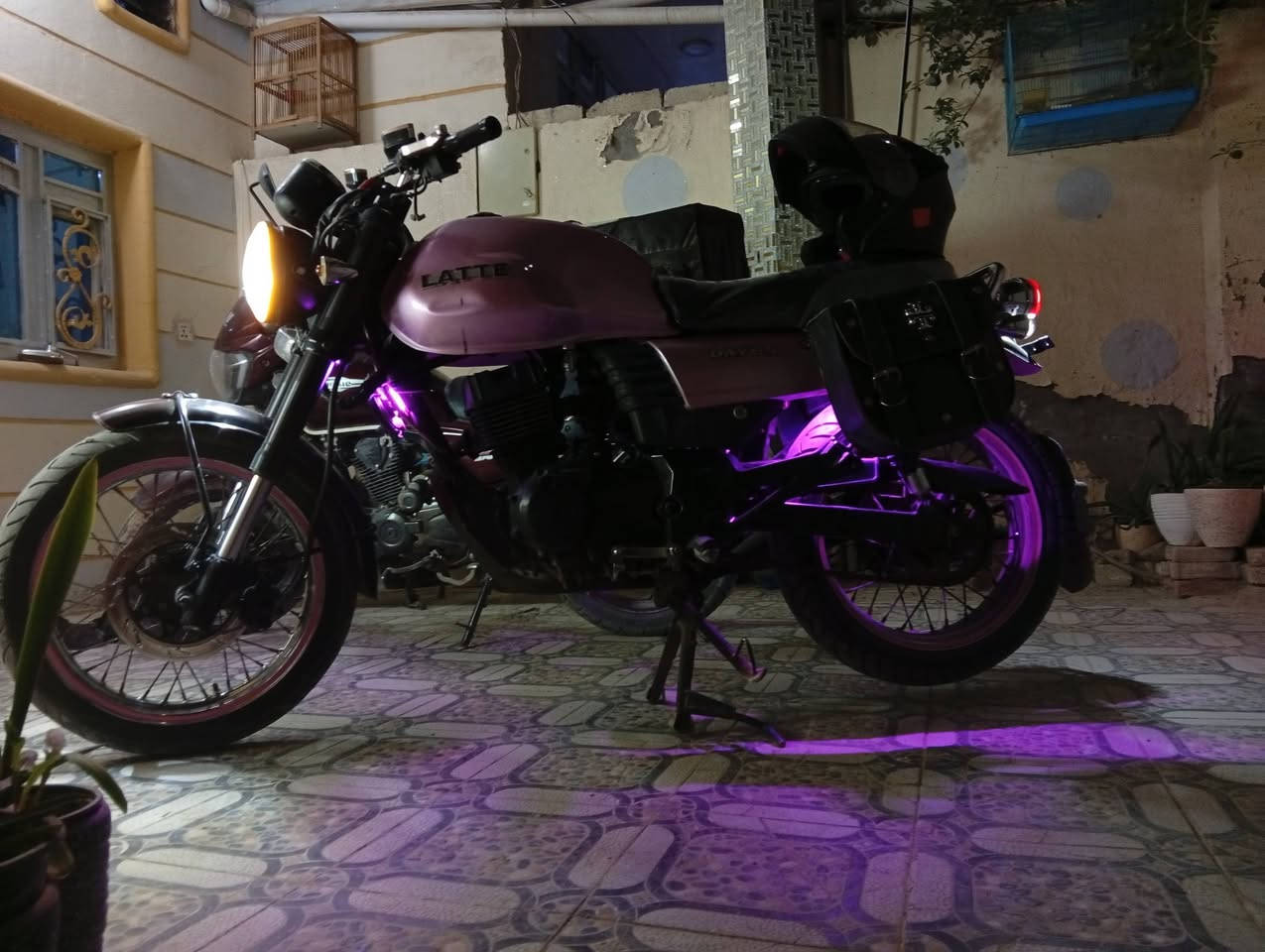 سلام عليكم وتحيه طيبه
دراجه للبيع دايوان LATTE🩷

اوراق اصولي اصولي موديل 2020 دراجه مامتعوبه ابد وع ايد وحده مابيها نقص بريكات بالمكان تياىات جدد  كلها نضيفه عليها منضومه زنون مكاني بابل المسيب متواجد بعد الفطور وبخدمتكم شرفونا  ***********
سعرها مليون و100بيها مجال
