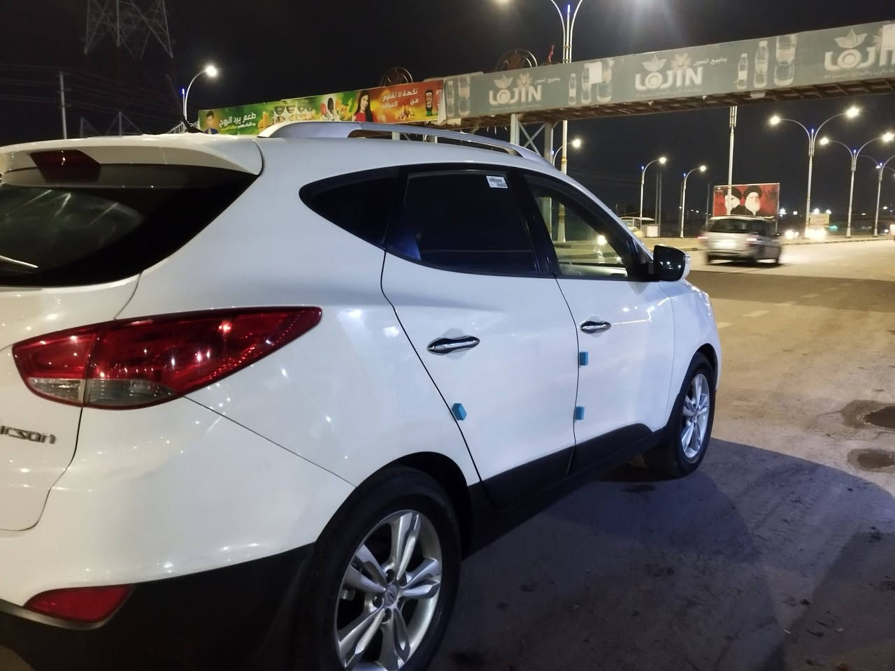 توسان 13خليجي مكفولة كفاله رقم ذي قار محرك 2000 شرط حساسات امامي وخلفي شاشه كبيره  حداديه تخم تاير جديد ويل كروم اشاير بلمري سياره نظيفه مال جناي شرط كامله اي نقص مابيه شرط ***********
