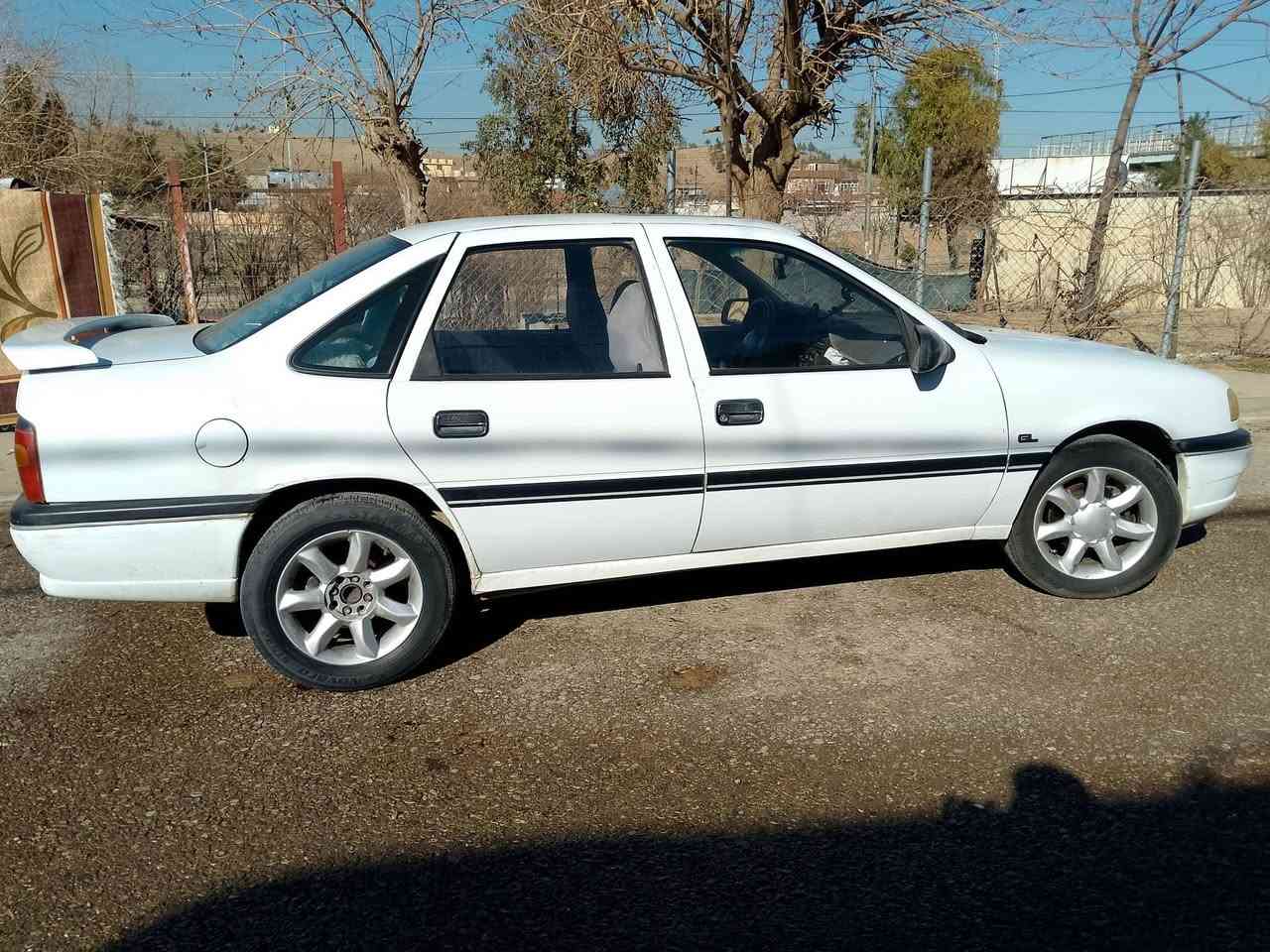 ئؤبل فيئكترا 1990 مةكينة 20 
گيئر عادى ... رةقةم هةوليئر 
سلايدة 
گيئرو مةكينة بةشةرت هيج نةقسى نية 
ببطاقةى  بةنزينى هةية بةناو خؤمةيةوة تةحويل و غرامة بةشةرت 
تازة بيئشى داگيراوة هيج مةسرةفى تيانية 
تااا 2030 سةنةوى تازةية 
نرخ 44 گةلا 
شوين قرةنجير نزيك كةركوك 
***********
