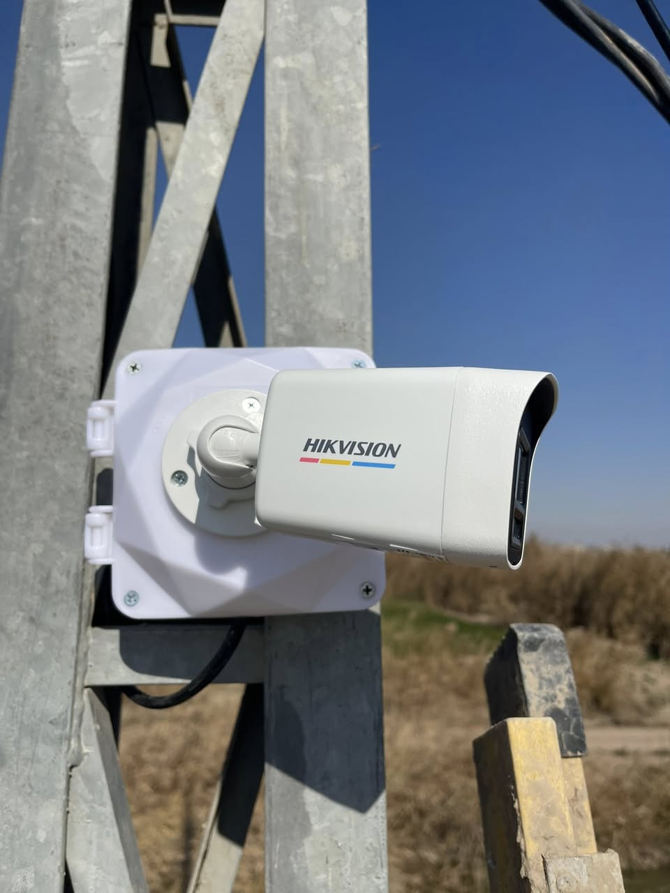 الحمدلله احد اعمال شركتنا تامين موقع بحيرات اسماك مساحة  300 دونم ب4 كامرات ptz  متحركات ليلي نهاري ملون و4 كامرات زاوية180 درجة وربط منضومة شاحن مع بطارية100امبير للمحافضه على استمرار التسجيل وربطها جميعا على الهاتف 🛜🗼

مستعدون لكافة اعمال الكاميرات والمشاريع الكبيرة 
*********** واتساب في حال عدم الرد ☎️
