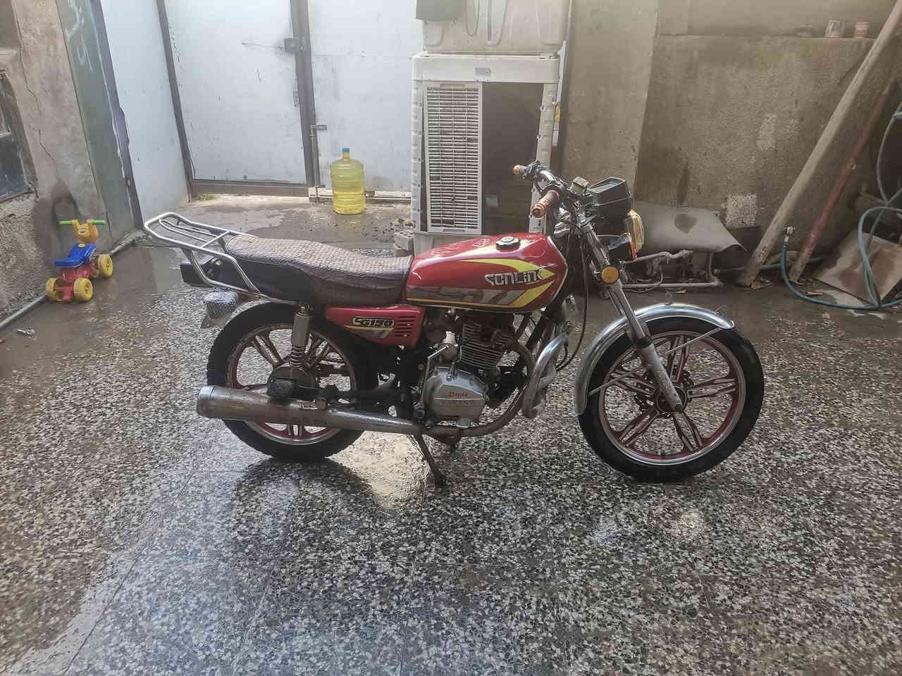 سلام عليكم دراجه ايراني سيفان ٥ كير كامله مكمله مابيها اي شي موديل ٢٢ سعر ٤٠٠ وبيها مجال مكاني بغداد ابو غريب *********** وتساب
