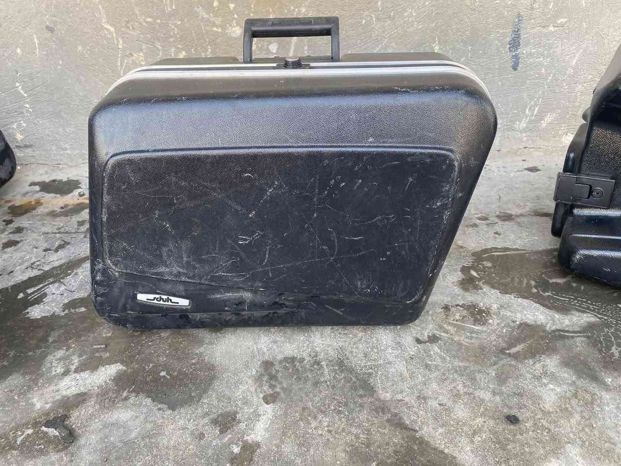 السلام عليكم جنط سعر التك 25 الف المكان شارع فلسطين قرب مستشفى الكندي *********** يوجد توصيل جميع المحفظات
