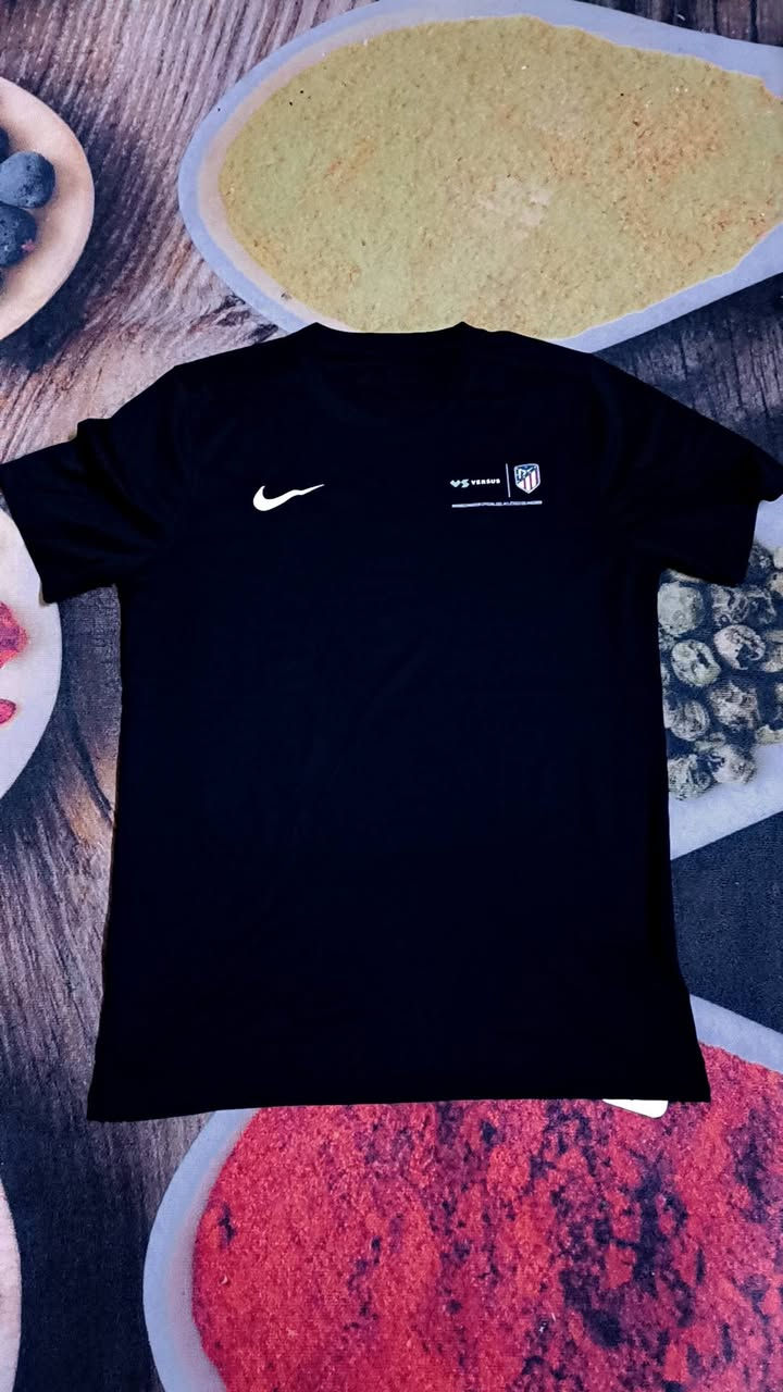 تشترت اتلتكو مدريد اورجنال 

قياس لارج 💪

قطعه جدا جدا راقيه🌹

السعر ..15


**إذا كنت صاحب هذا الإعلان وتريد حذفه لأي سبب، رجاءا أرسل رسالة إلى الدعم الفني**