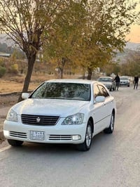 بەناوی خوای گەورە  crown shahena royal 2005  سەیارەکە ڕۆیاڵە فول فولە ...