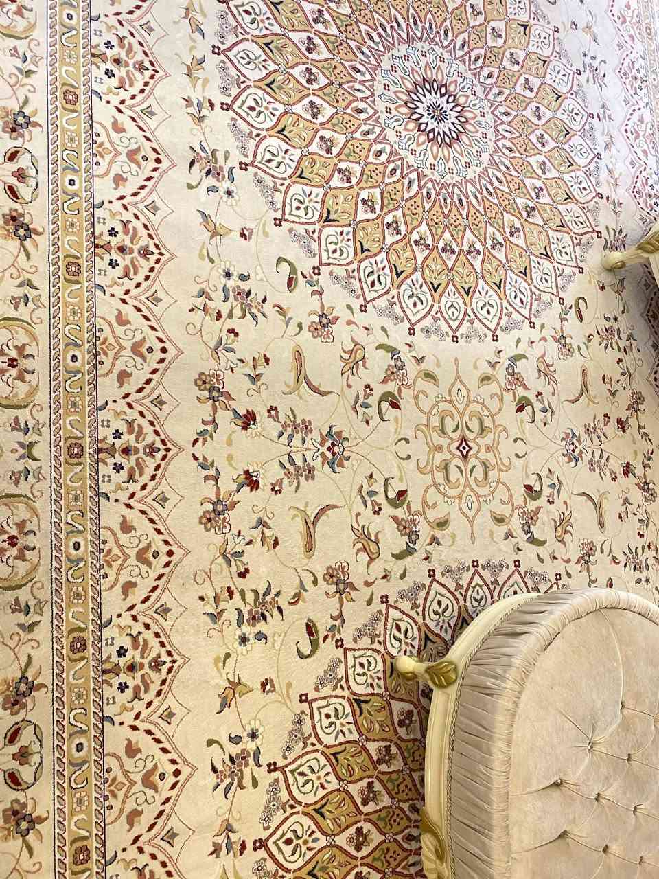 زولية قياس ٦×٣ نظيفة جداً سعره ١٧٥ للاستفسار واتساب على الرقم *********** عنوان بغداد العامرية
