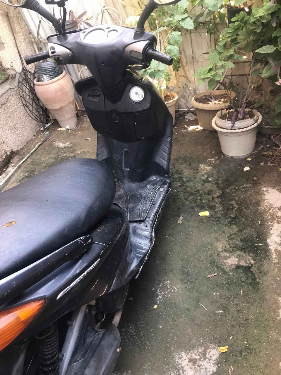 دراجه سكنس 110 
للبيع الدراجه كلها بلاديه مملعوب بيها 
السعر400 وبيها مجال 
رقمي ***********
بي واتس اب
