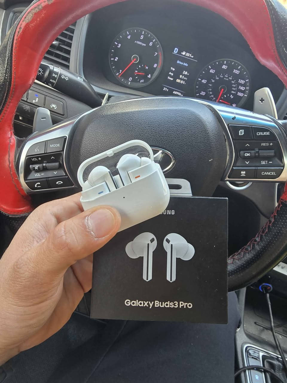 سماعه سامسونك بودز 3 برو 
فقط مفتوحه من الباكيت ممستخدمها ولا مره
ضمان عين الفهد السعر 100 الف قفل من الاخير 
مكاني بغداد حي الاعلام *********** بغداد, العراق
