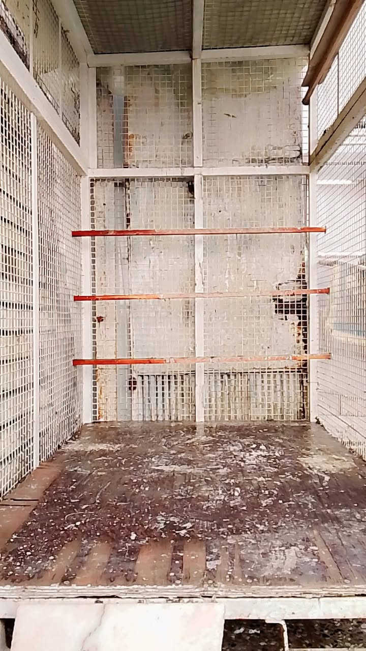 سلام عليكم
قفص حديد البيع 
ثقيل 
سعر 200 وبي مجال 
التواصل على الرقم 
***********
علوان بغداد حي اور
