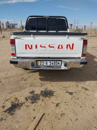 حمل ٣٠٠٠ • بيك اب • موديل ٢٠٠١