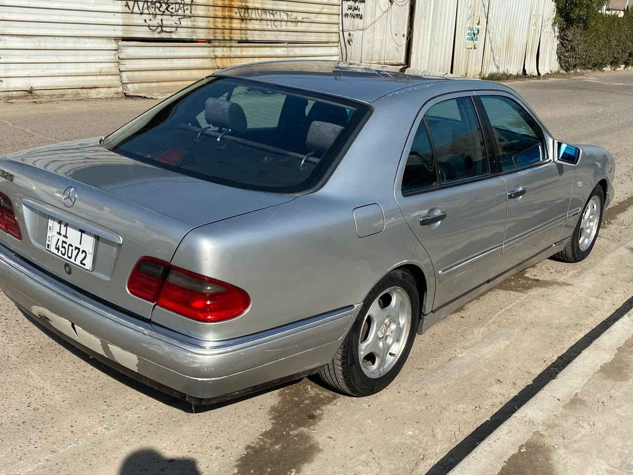 السلام عليكم ام عيون موديل 95 للبيع مكينه خراطيم 320 تبريد شغال بدون حادث *********** جاهزه مكانهه الشعب سعر 85 وبيهه مجال
