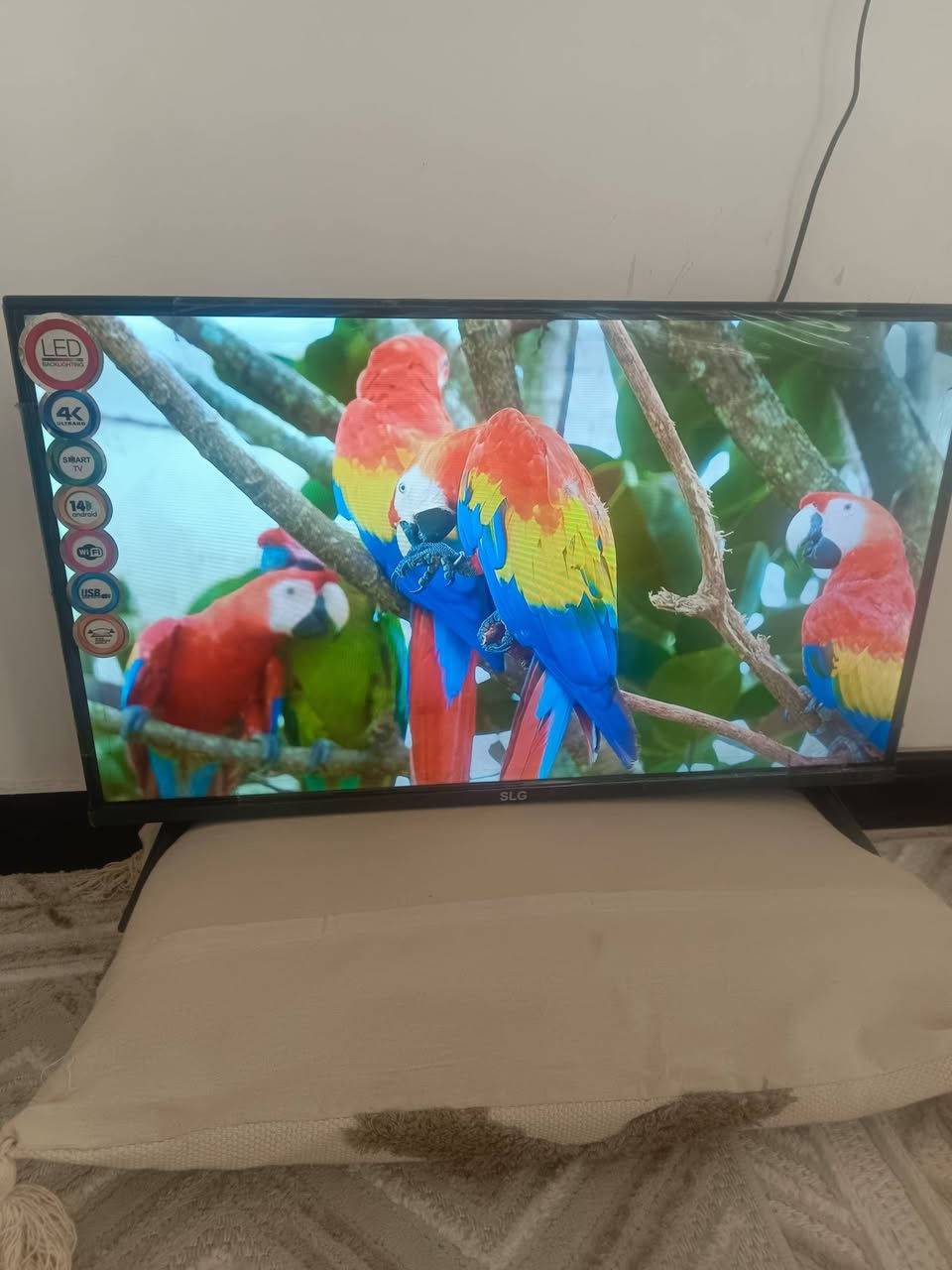 شاشه حجم 32 سمارت فور كي البيع 80بل حيانيه ***********
