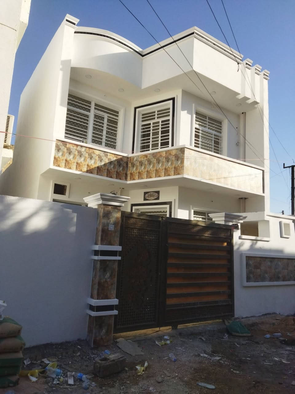 السلام عليكم ورحمة الله وبركاته
اسطه صباغ داخل وخارج  وجبس وطلس  بحاجه الى العمل متفرغ في سامراء الي عنده شغل ومحتاج اسطه هاذ جزء من شغلي والرزق على الله ***********
