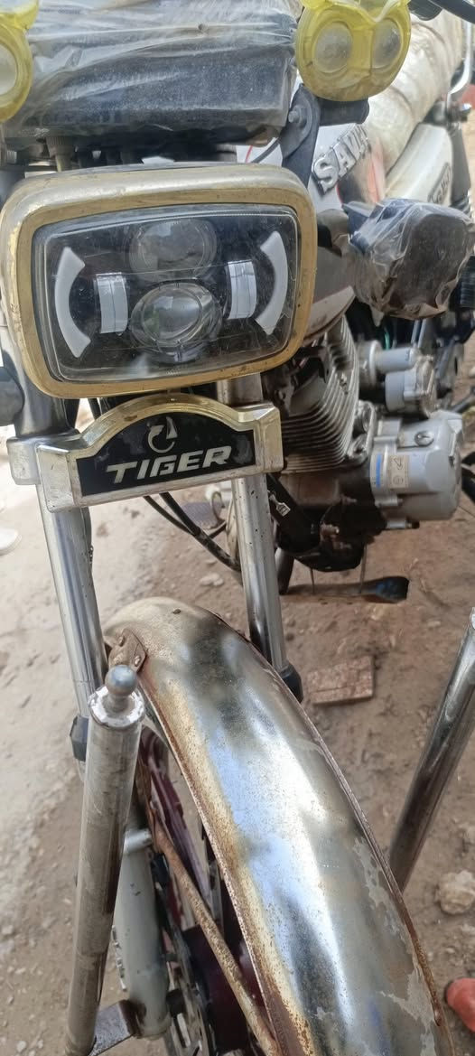 دراجه البيع موديل 2021وراق السعر 400 وبيه مجال رقم الهاتف ***********
