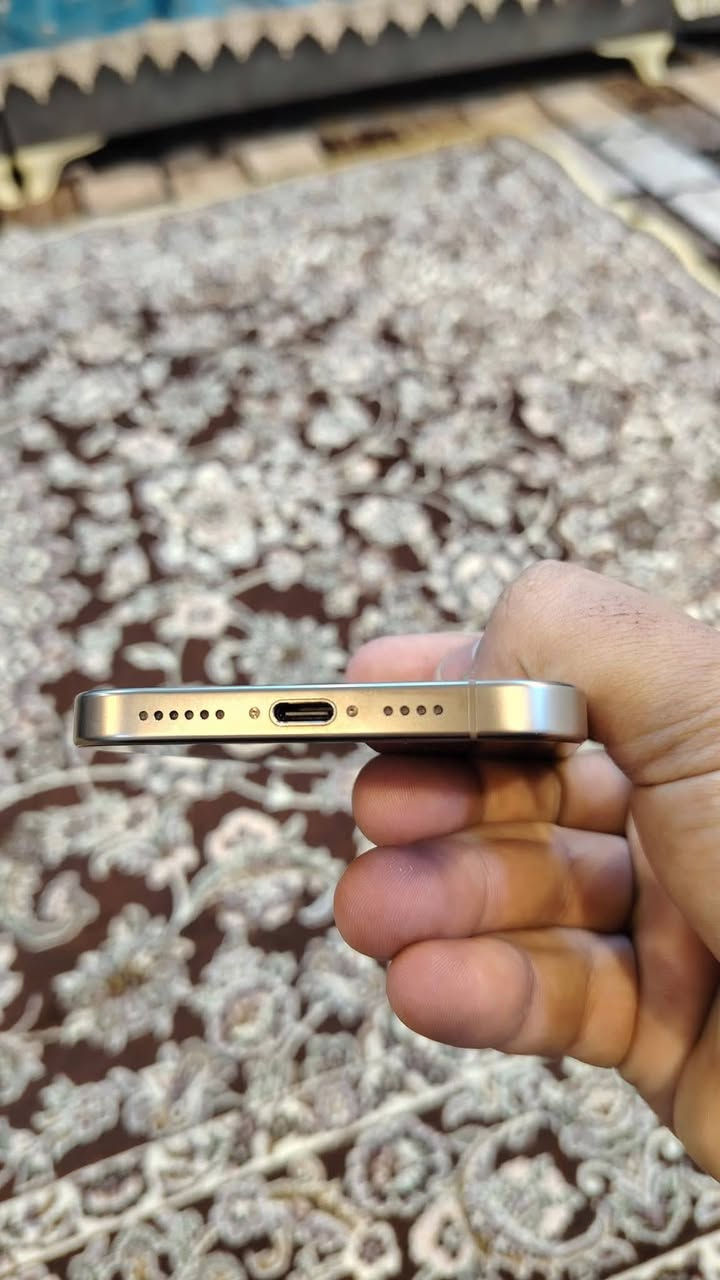 *********** واتساب فقط رجاءا
ايفون 16 برو ماكس السعر 500 العطل قاعده السيم كارت مكسوره الداخليه يعني يشتغل شريحة الكترونيه فقط
