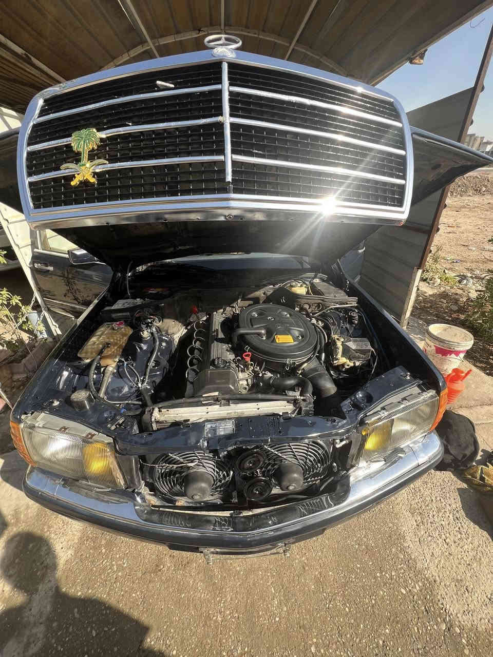 السلام عليكم مارسدس ٣٠٠ مديل ٨٨ للبيع كير مكينه جديد حداديه كله جديد داخل جديد السياره خير من الله تراي وين ميعجب السعر ٦٥ وبيهه مجال حك الجيه ***********
