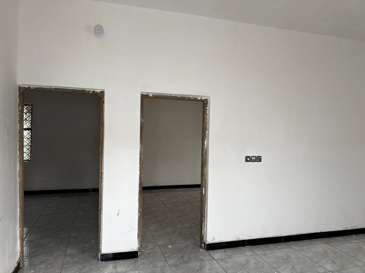 سلام عليكم ورحمة الله وبركاته بيت زراعي للبيع حي صادق شارع اصب بل باب ركن التفاصيل داخل الفيديو اليحب ينتصل السعر ٤٣ مليون وبيه مجال ***********
