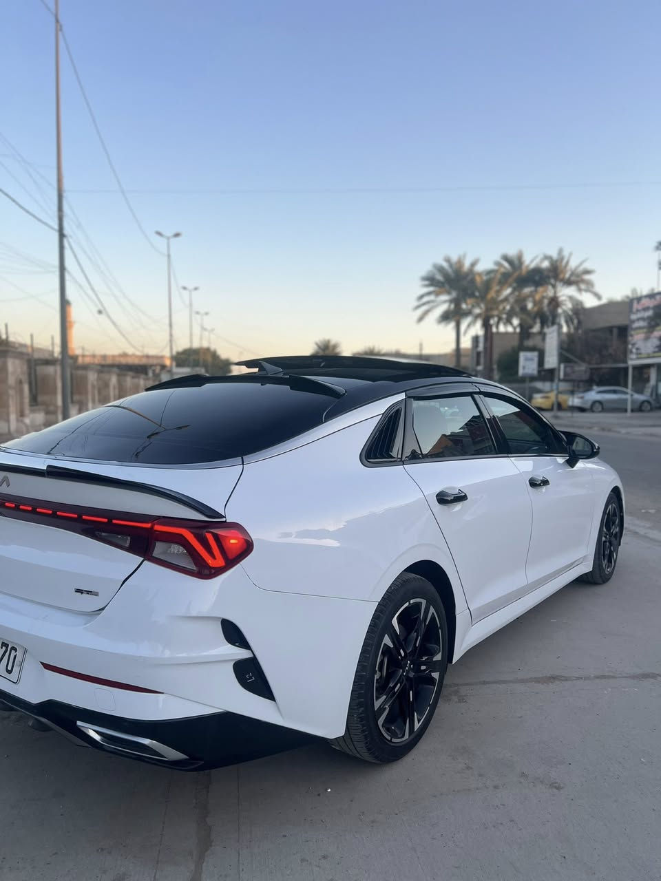 K5 gt line 2024
وارد امريكي لون ابيض 
العداد 32 الف كيلو 
محرك 1.6 تيربو
-بانوراما 
-بصمه تشغيل + بصمة ابواب 
-شحن لاسلكي
-كشن كهرباء
-فول تحكم ستيرن
-تدفئة كشنات 
-رادار امامي + خلفي 
-سايد بريك بصمه
وباقي الواصفات المعروفة
✅حادثها خلفي بدون دواخل بدون ايرباك
✅ بيها تبديل جنطه وجاملغ خلفي بارد وجاملغ امامي بارد بسيط جهة سايق وصور الحادث موضحه بالمنشور 
رقم الشاصي : 5XXG64J2XRG257134
رقم بغداد الجديد بأسمي
مكان السيارة بغداد _ العامرية
السعر المطلوب 217 وبيها مجال 
               تفاصيل اكثر الاتصال : ***********
